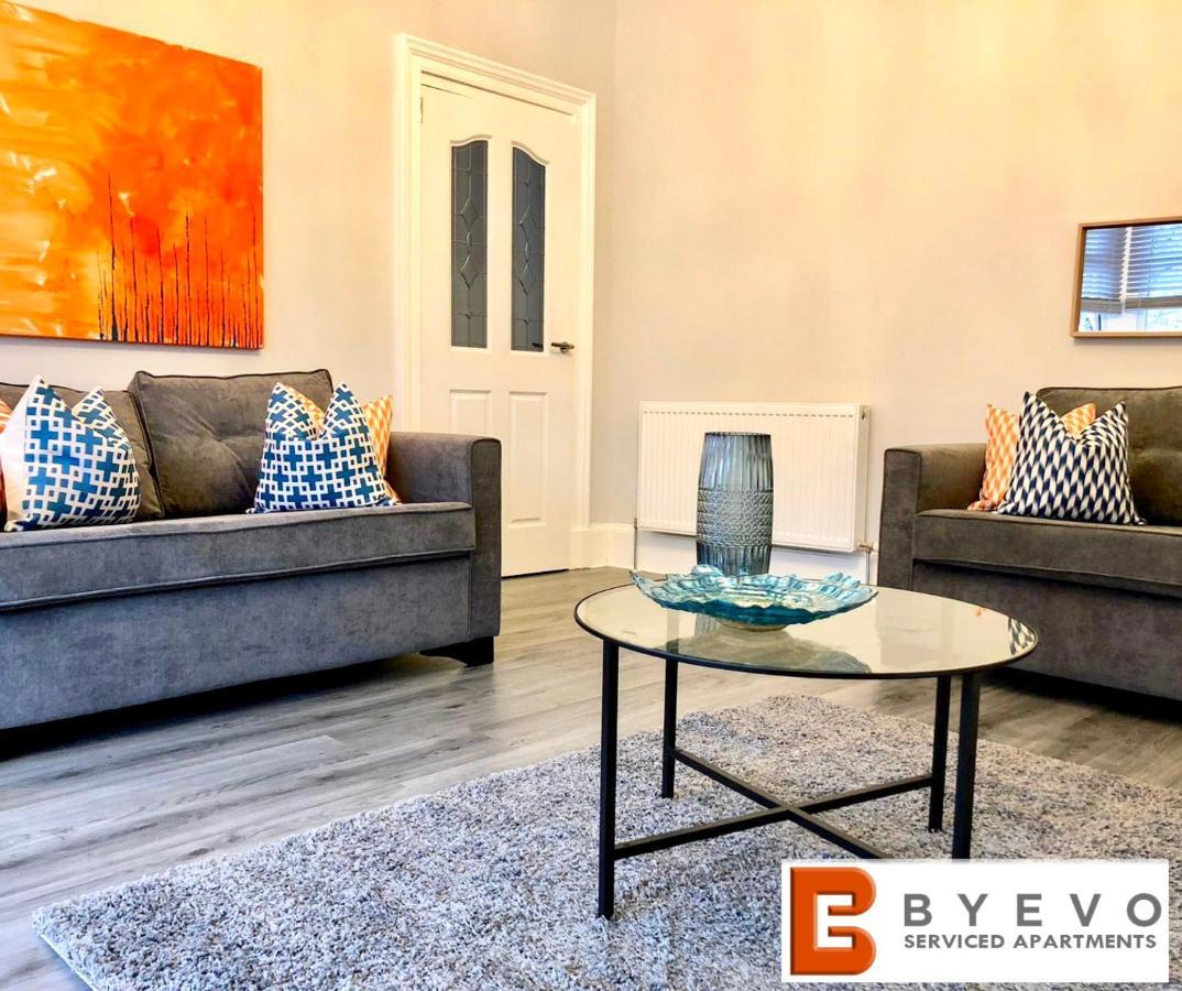 גלאזגו Byevo Almar Villa - Close To City And Airport - Perfect For Contractors Or Large Groups מראה חיצוני תמונה
