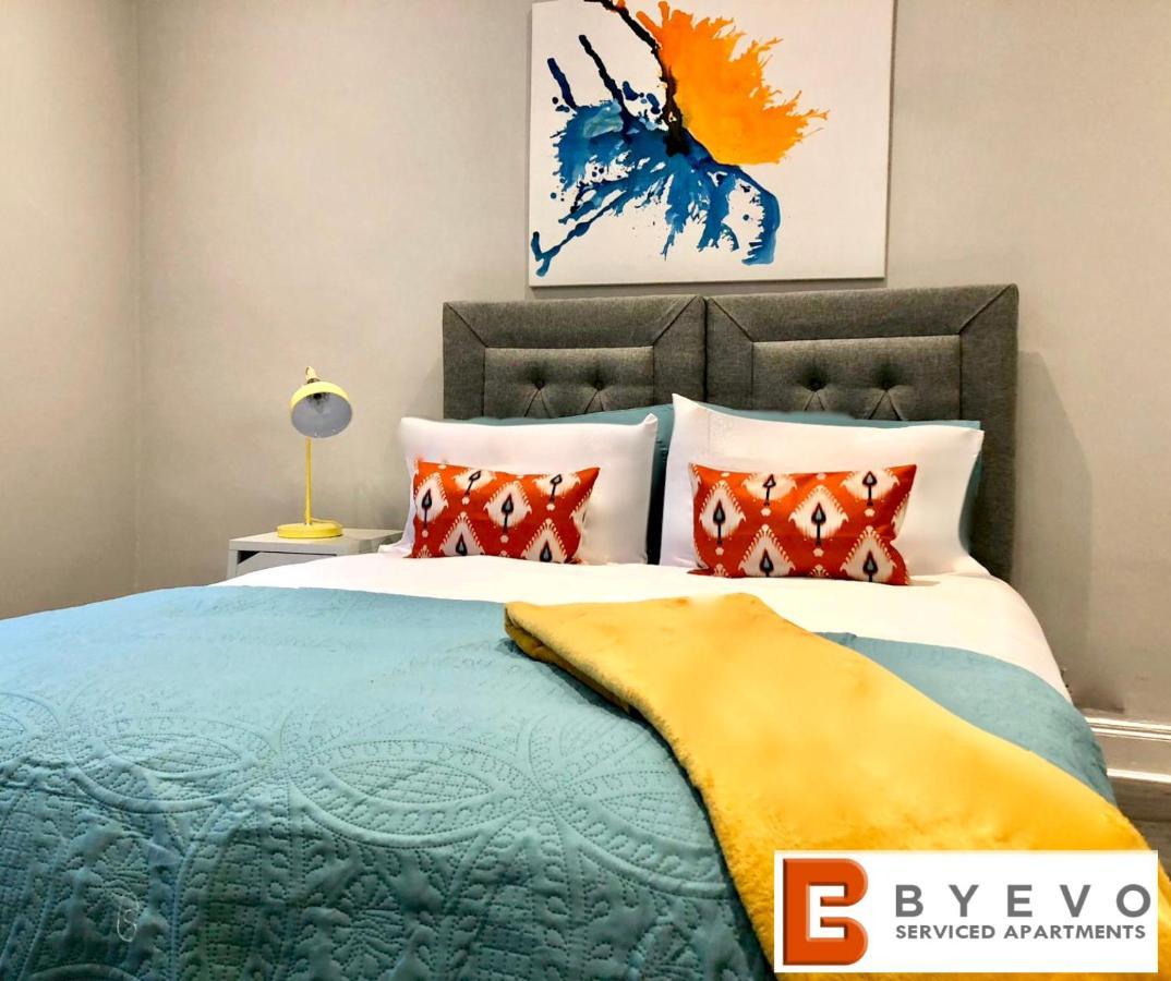 גלאזגו Byevo Almar Villa - Close To City And Airport - Perfect For Contractors Or Large Groups מראה חיצוני תמונה