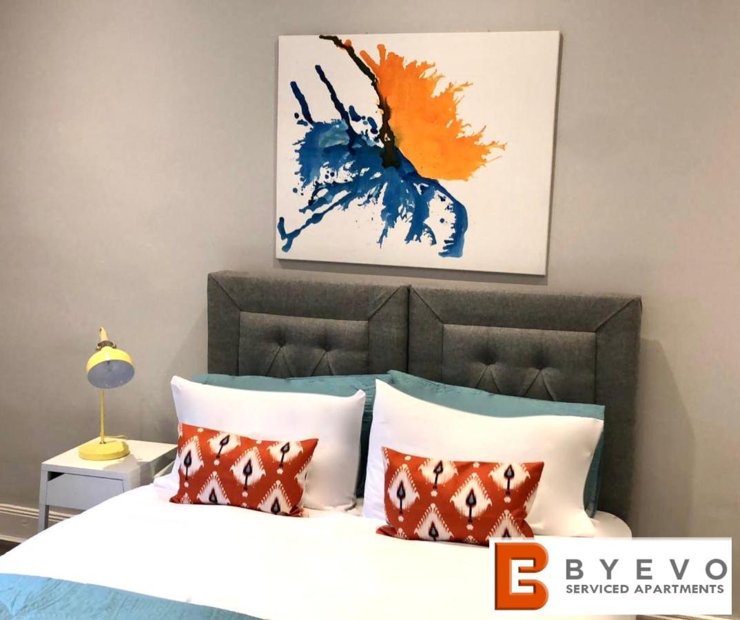 גלאזגו Byevo Almar Villa - Close To City And Airport - Perfect For Contractors Or Large Groups מראה חיצוני תמונה